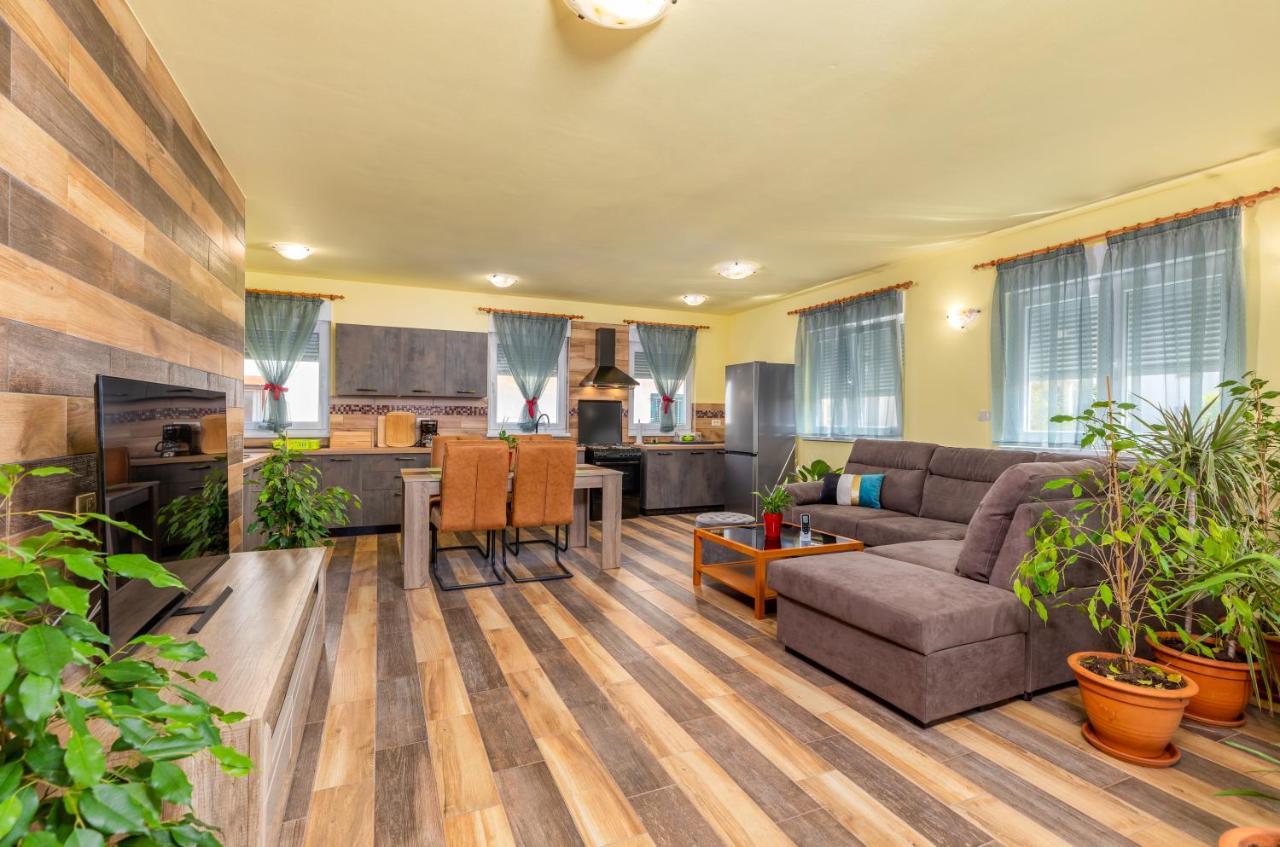 Apartmani Monte Пула Экстерьер фото