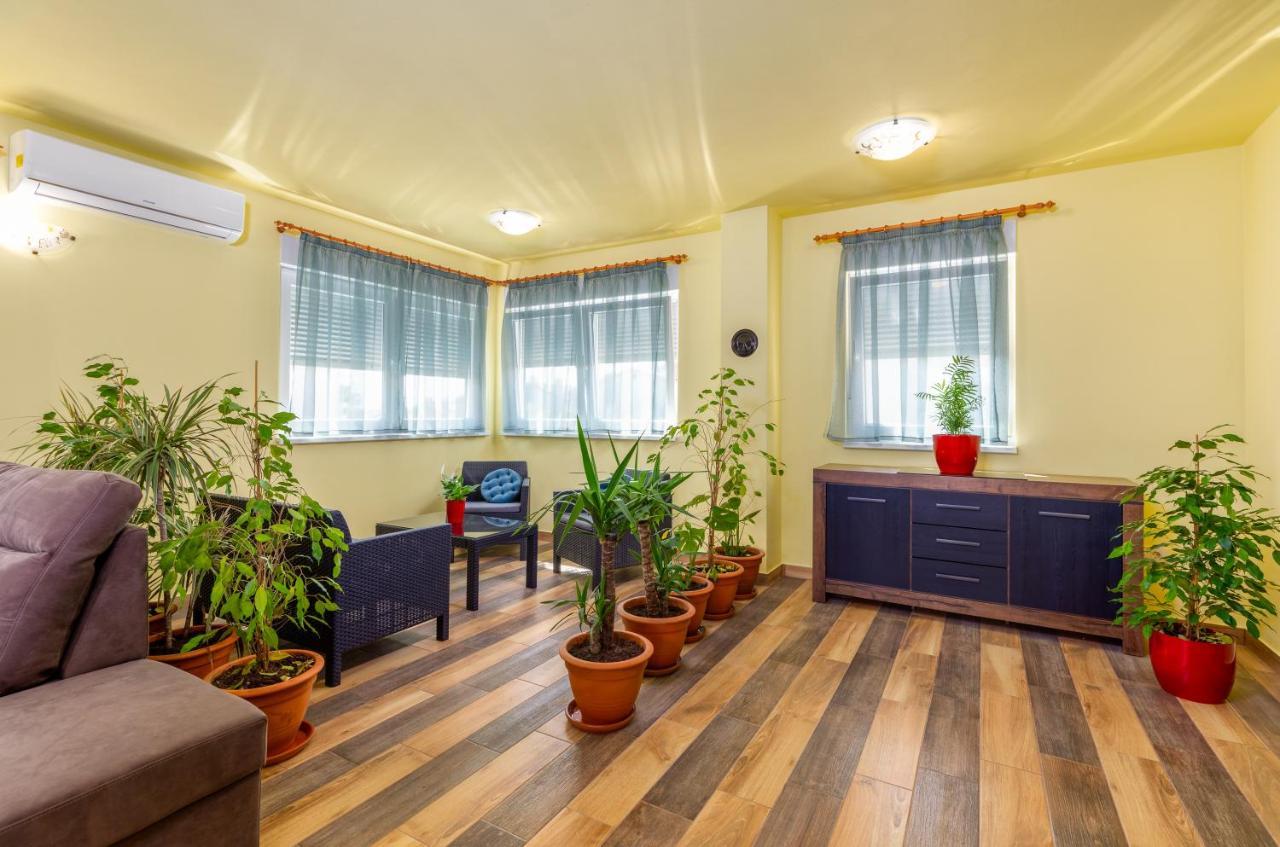 Apartmani Monte Пула Экстерьер фото