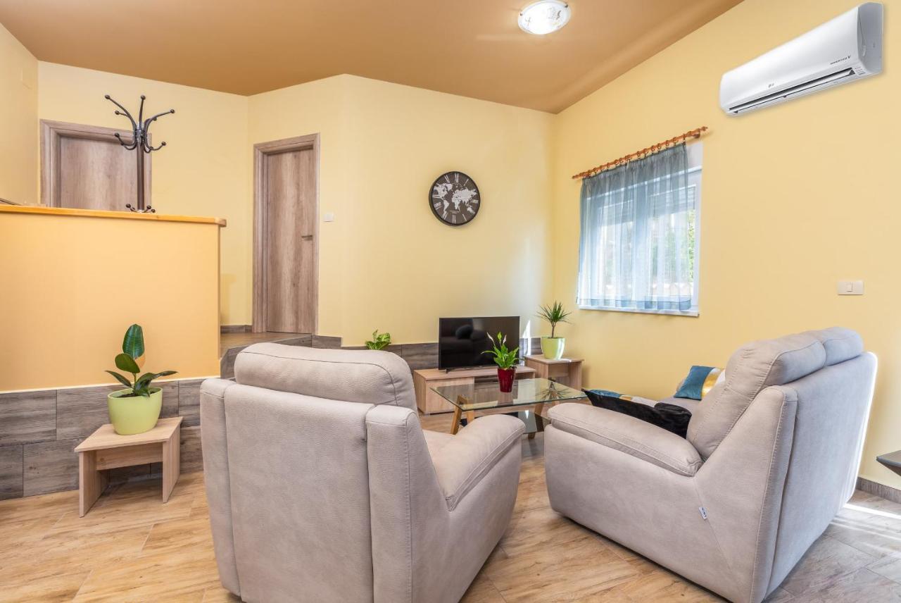 Apartmani Monte Пула Экстерьер фото
