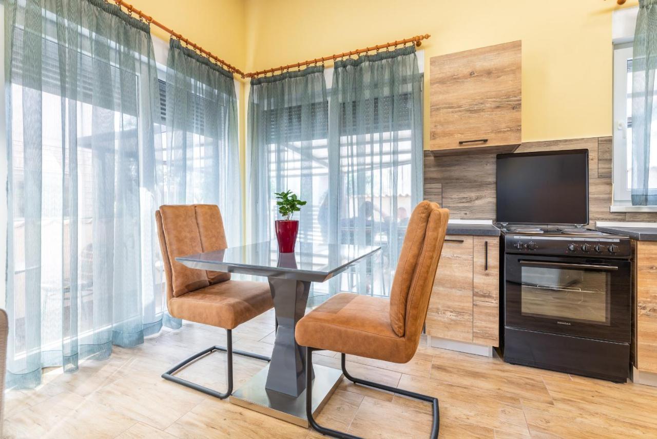Apartmani Monte Пула Экстерьер фото