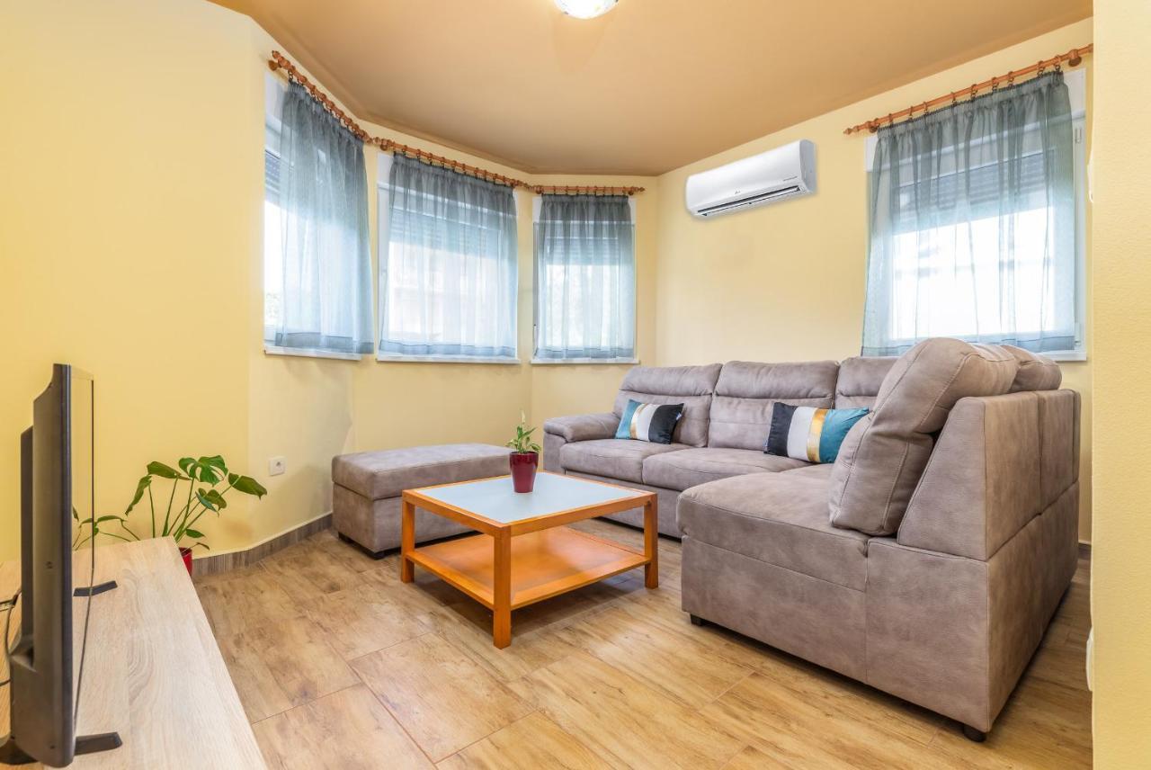 Apartmani Monte Пула Экстерьер фото