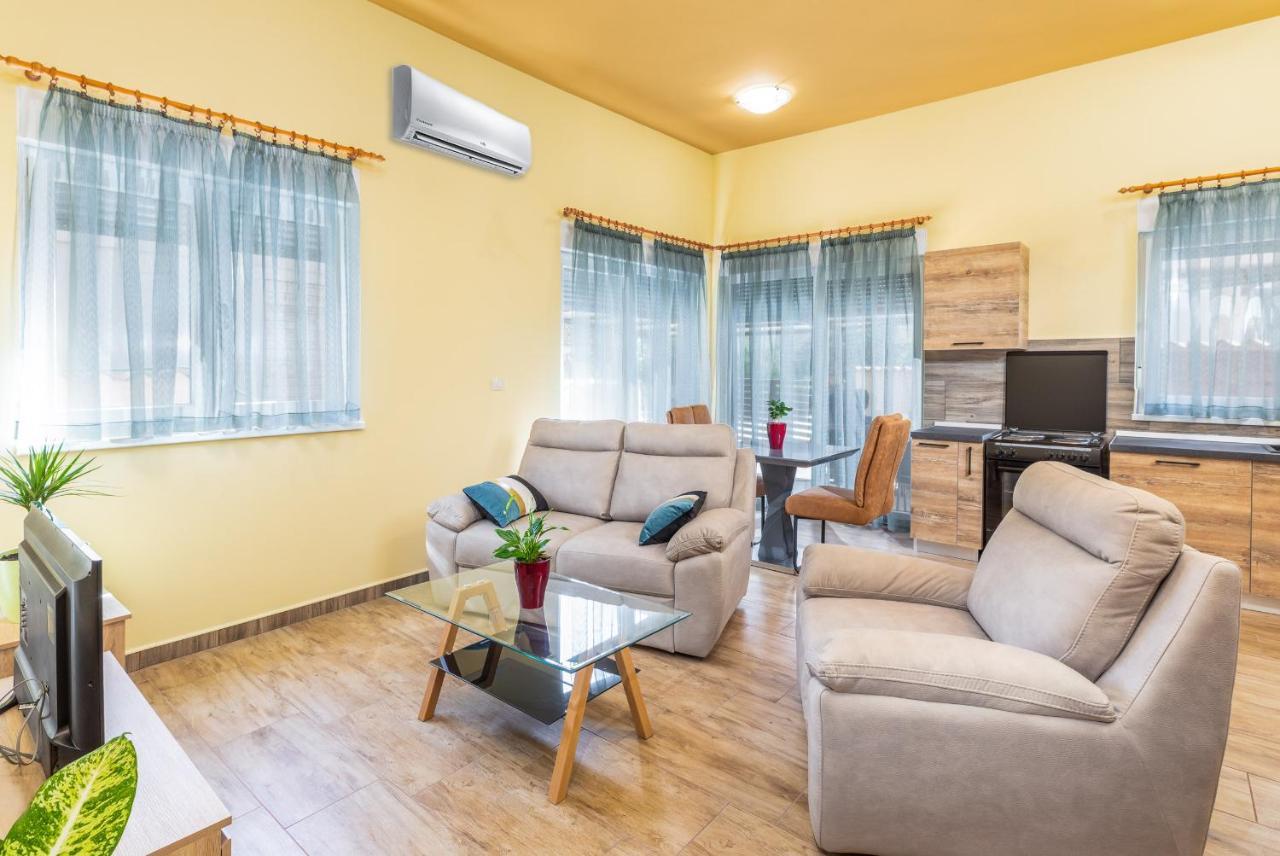 Apartmani Monte Пула Экстерьер фото