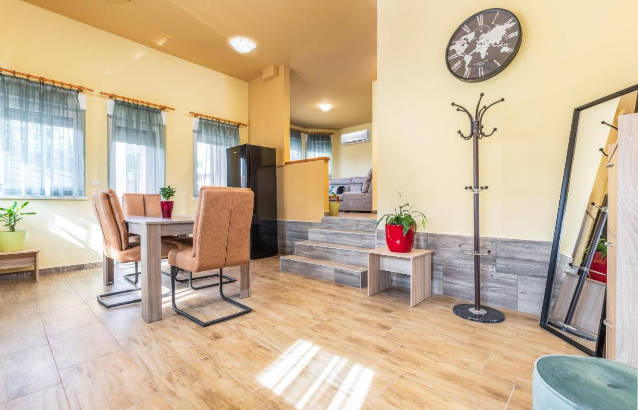 Apartmani Monte Пула Экстерьер фото